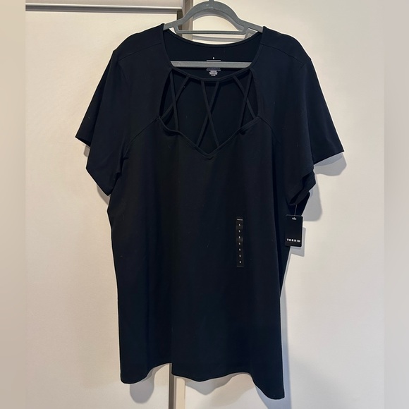 Torrid - NWT - Foxy Strappy Short Sleeve Tee 5XL - Picture 2 of 5